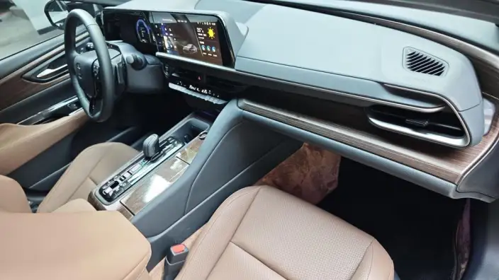 Toyota Crown Imported 2024 Model Sedan 2.5L HEV Supreme Edition – фото 9