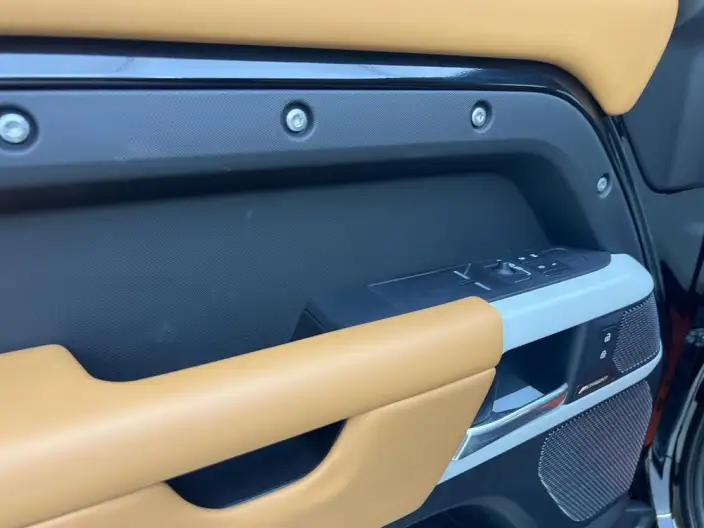 Land Rover Defender 2024 Model 90 3.0T P400 HSE – фото 10