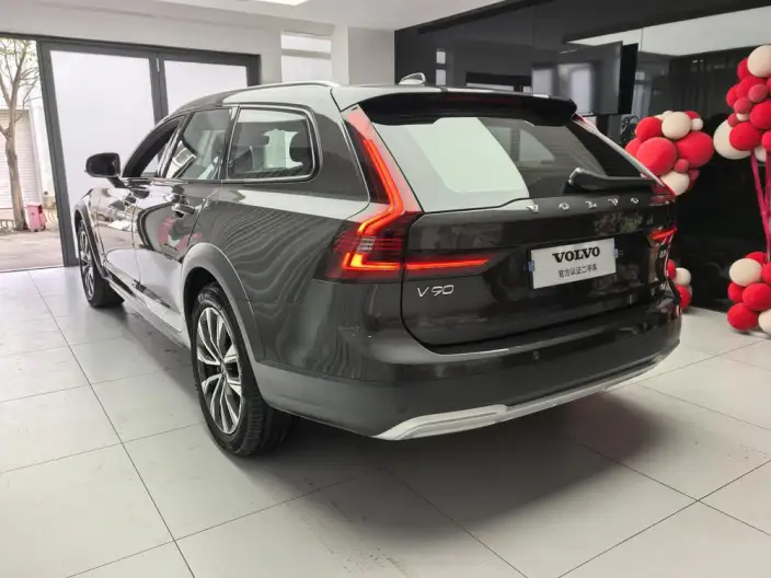 Volvo V90 2025 Model Cross Country B5 AWD Zhiyuan Edition – фото 4