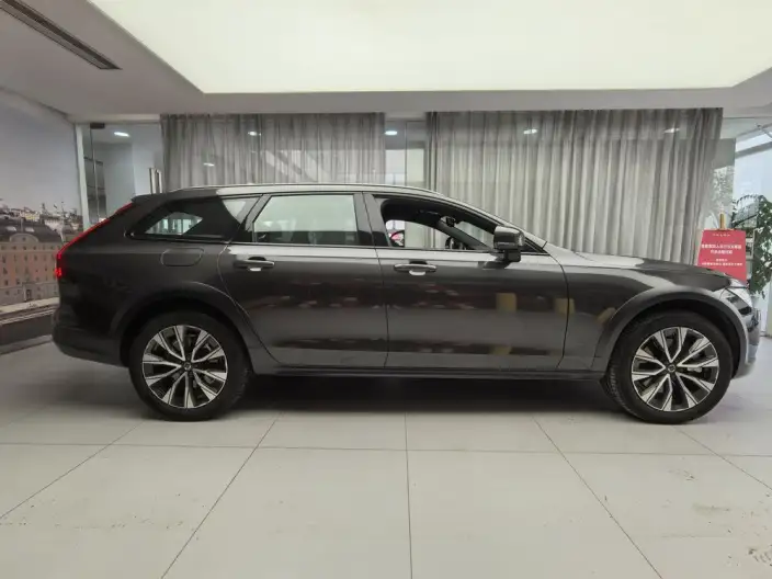 Volvo V90 2025 Model Cross Country B5 AWD Zhiyuan Edition – фото 7