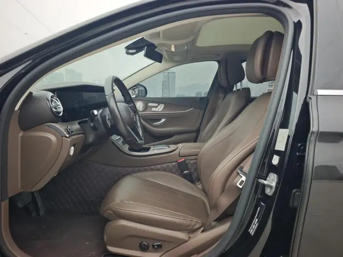 Mercedes-Benz E-Class PHEV 2023 Model E 350 e L sedan – фото 9