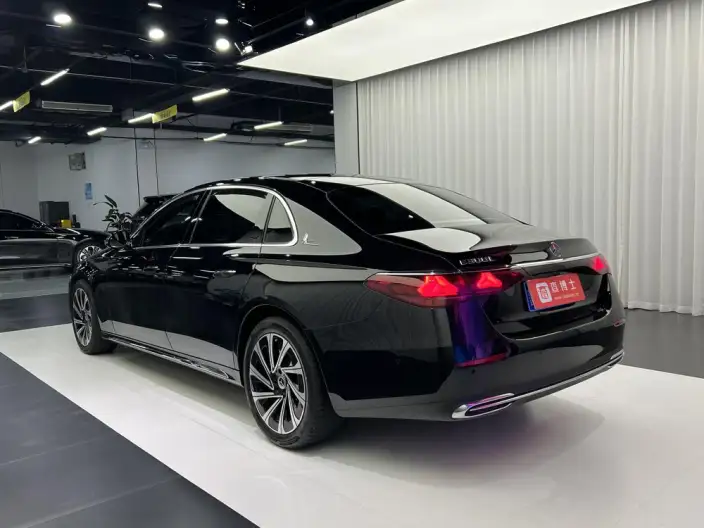 Mercedes-Benz E-Class 2024 Model E 300 L Luxury Model sedan – фото 4