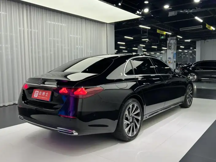 Mercedes-Benz E-Class 2024 Model E 300 L Luxury Model sedan – фото 6
