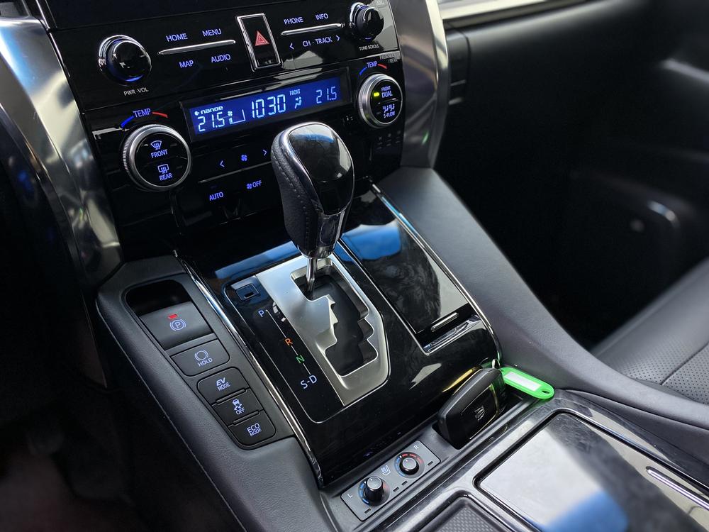 Vellfire 2022 Toyota Crown Hybrid 金 Shine Special edition 2.5L HV Deluxe Edition – фото 23