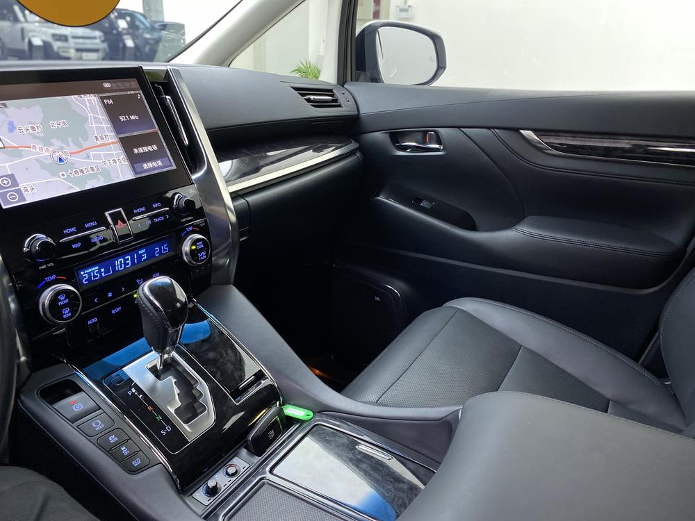 Vellfire 2022 Toyota Crown Hybrid 金 Shine Special edition 2.5L HV Deluxe Edition – фото 31