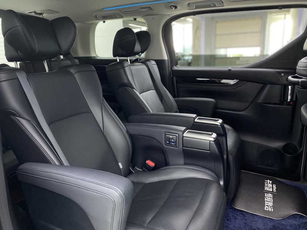 Vellfire 2022 Toyota Crown Hybrid 金 Shine Special edition 2.5L HV Deluxe Edition – фото 35