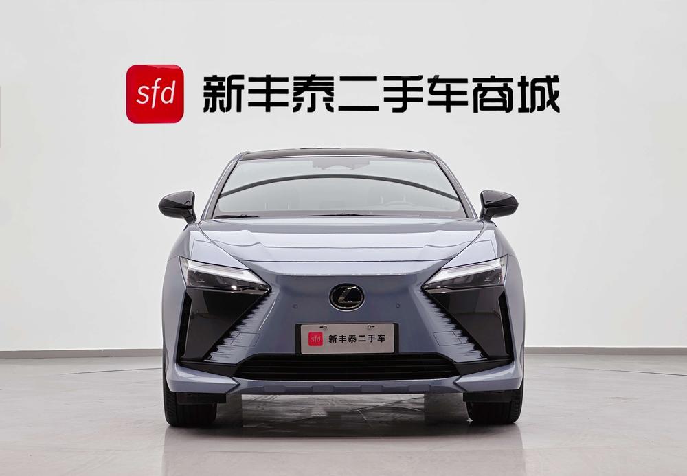 Lexus RZ 2023 450e DIRECT4 Premium – фото 2