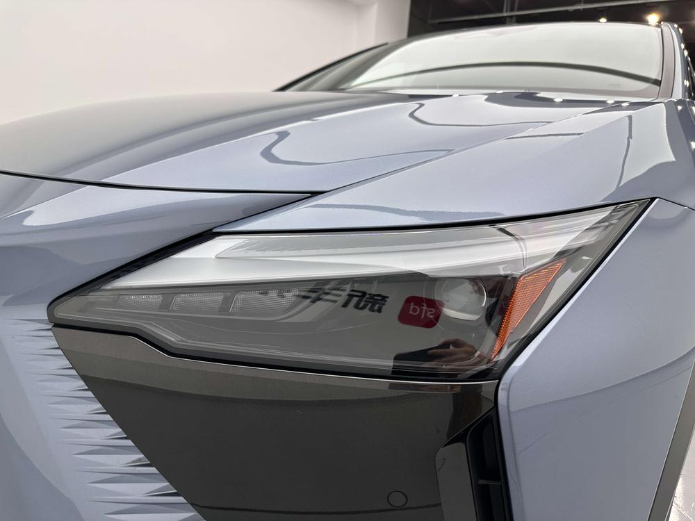 Lexus RZ 2023 450e DIRECT4 Premium – фото 9