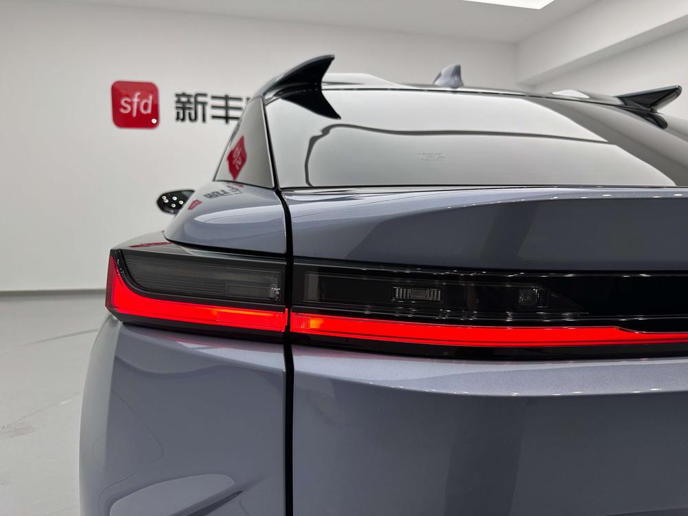 Lexus RZ 2023 450e DIRECT4 Premium – фото 10