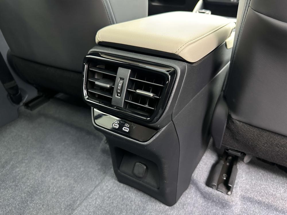 Lexus RZ 2023 450e DIRECT4 Premium – фото 12