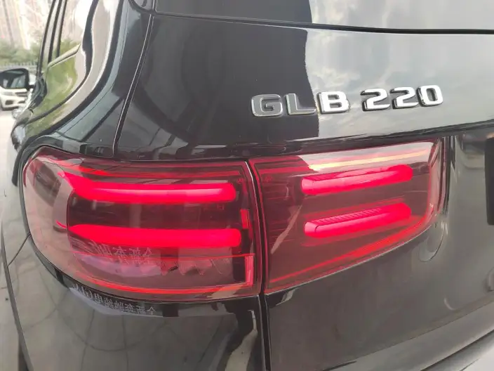 Mercedes-Benz GLB 2025 Model GLB 220 Fashion Model – фото 7