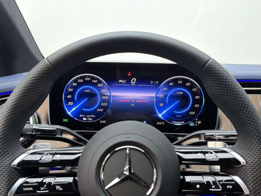 Mercedes-Benz EQE 2025 EQE 500 4MATIC Pioneer Edition – фото 8