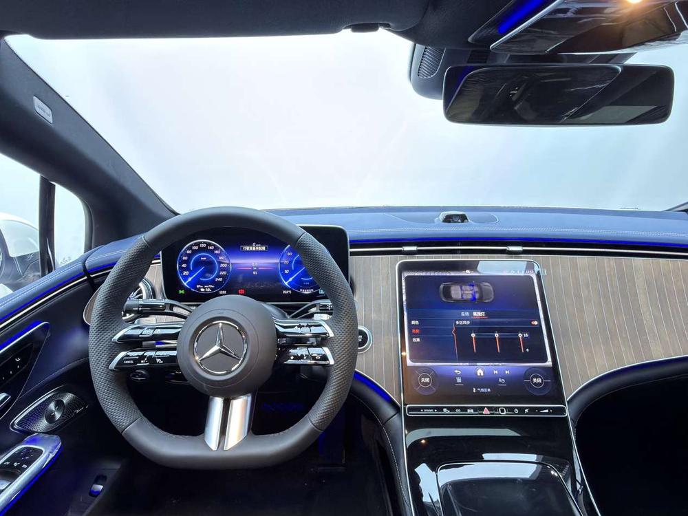 Mercedes-Benz EQE 2025 EQE 500 4MATIC Pioneer Edition – фото 15