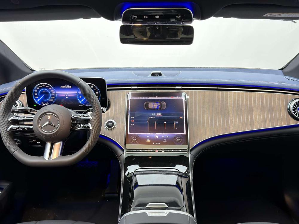 Mercedes-Benz EQE 2025 EQE 500 4MATIC Pioneer Edition – фото 16