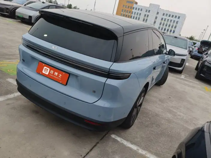 Li Auto i8 2025 Model Standard Edition – фото 2