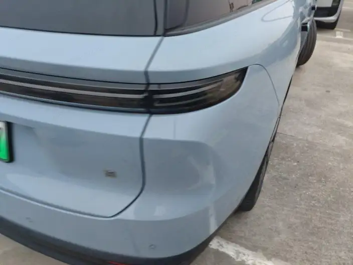 Li Auto i8 2025 Model Standard Edition – фото 4