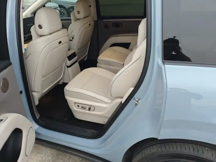 Li Auto i8 2025 Model Standard Edition – фото 6
