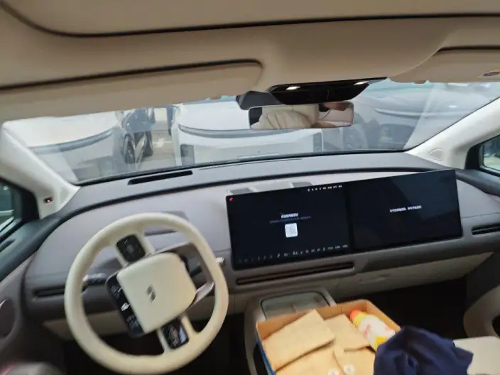 Li Auto i8 2025 Model Standard Edition – фото 7