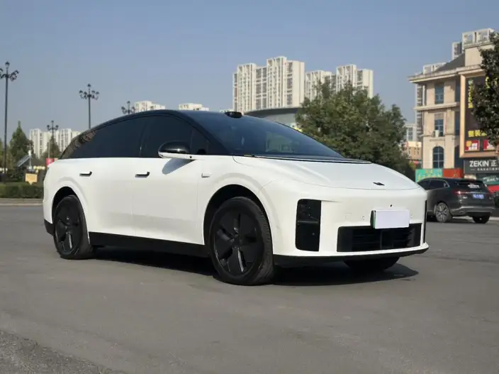 Li Auto i6 2025 Model 2WD Standard Edition – фото 3