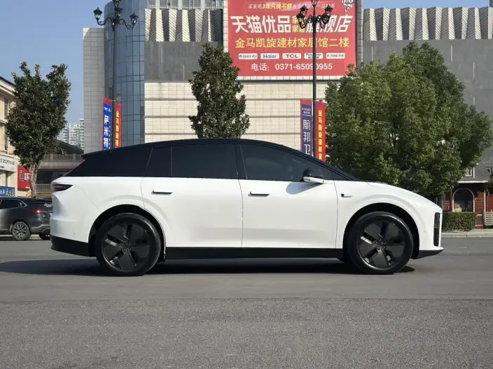 Li Auto i6 2025 Model 2WD Standard Edition – фото 8