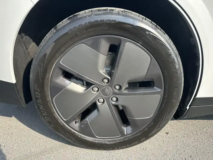 Li Auto i6 2025 Model 2WD Standard Edition – фото 9