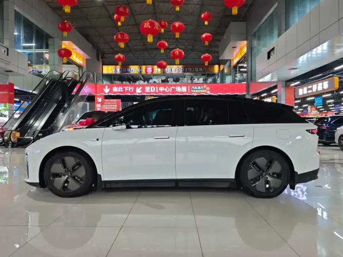 Li Auto i6 2025 Model 2WD Standard Edition – фото 4