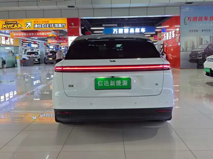 Li Auto i6 2025 Model 2WD Standard Edition – фото 6