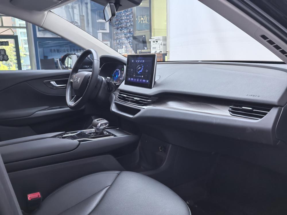 Hongqi E-QM5 2023 Basic Traveler Edition – фото 14