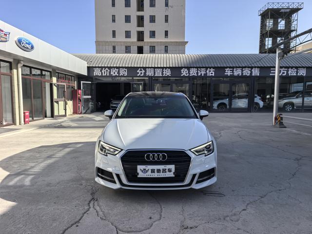 Audi A3 2018 30th Anniversary Sportback 35 TFSI Fashion – фото 3
