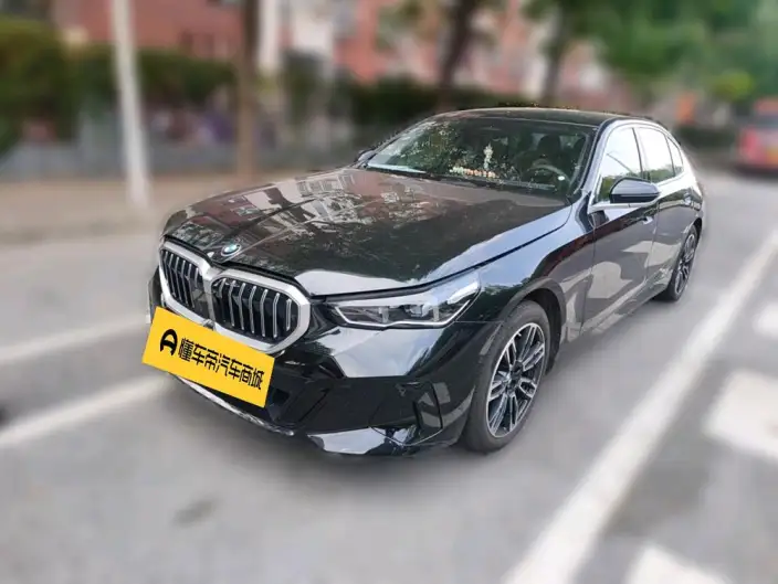 BMW 5 Series 2026 Model 530Li Leading Model M Sports Set – фото 1
