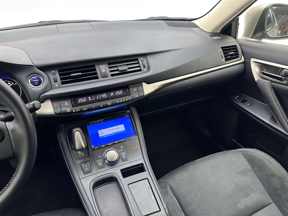 Lexus CT 2017 200h Elite Monochrome – фото 15