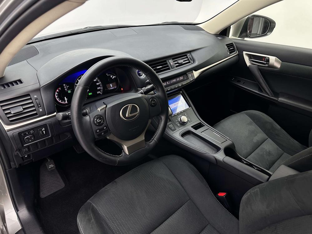 Lexus CT 2017 200h Elite Monochrome – фото 21