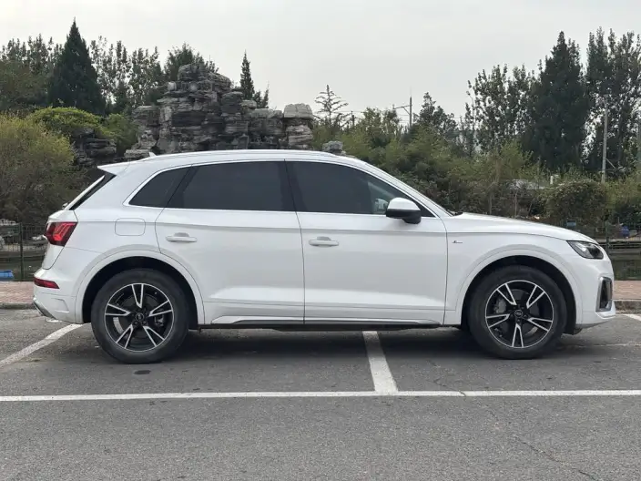 Audi Q5L 2023 Model 40T Luxury Dynamic Model – фото 5
