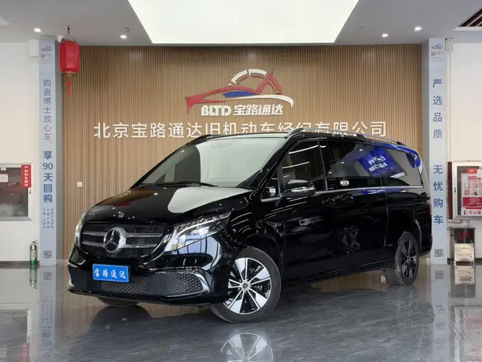 Mercedes-Benz V-Class 2022 Model V 260 L Long wheelbase Premium Edition – фото 1