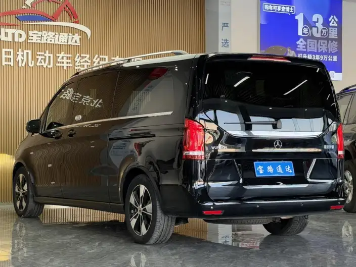 Mercedes-Benz V-Class 2022 Model V 260 L Long wheelbase Premium Edition – фото 4