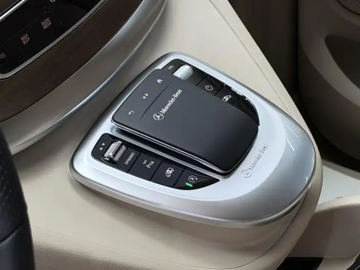 Mercedes-Benz V-Class 2022 Model V 260 L Long wheelbase Premium Edition – фото 7
