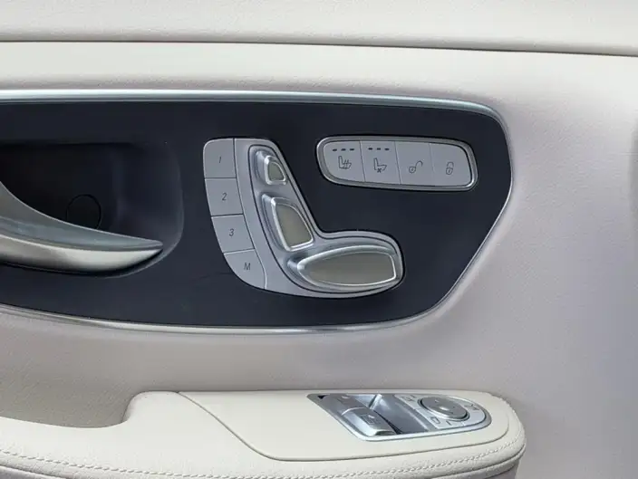 Mercedes-Benz V-Class 2022 Model V 260 L Long wheelbase Premium Edition – фото 8