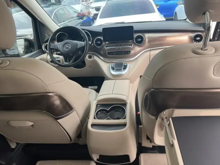 Mercedes-Benz V-Class 2021 Model V 260 Premium Edition – фото 5