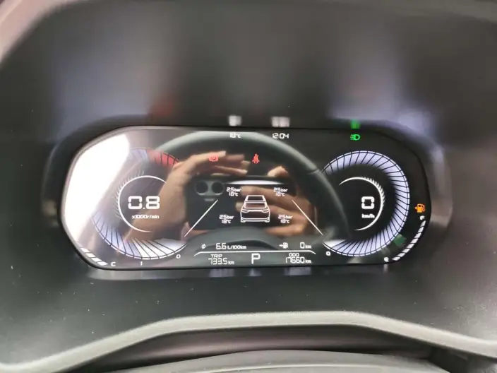 Geely Emgrand 2023 Model No. 4 Gen Champion Edition 1.5L CVT Noble Model – фото 10