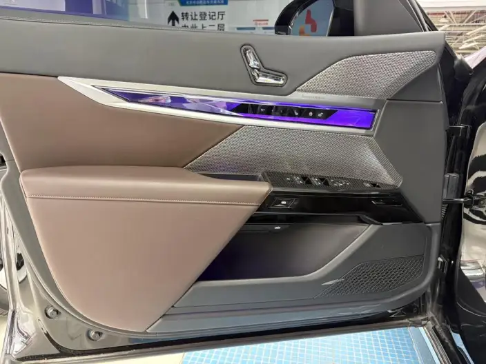 BMW i7 2023 Model eDrive50L Leading Model Luxury Set – фото 6