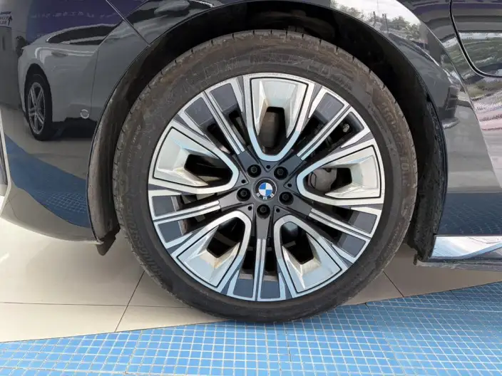 BMW i7 2023 Model eDrive50L Leading Model Luxury Set – фото 8