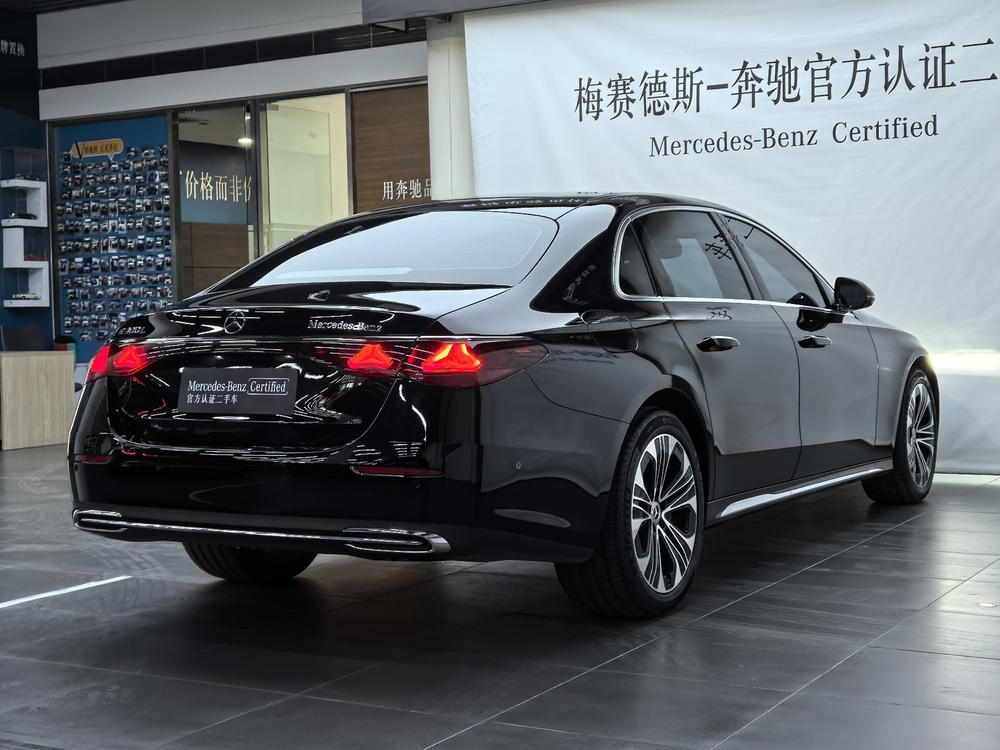 Mercedes-Benz E-Class 2026 E 300 L Luxury sedan – фото 5