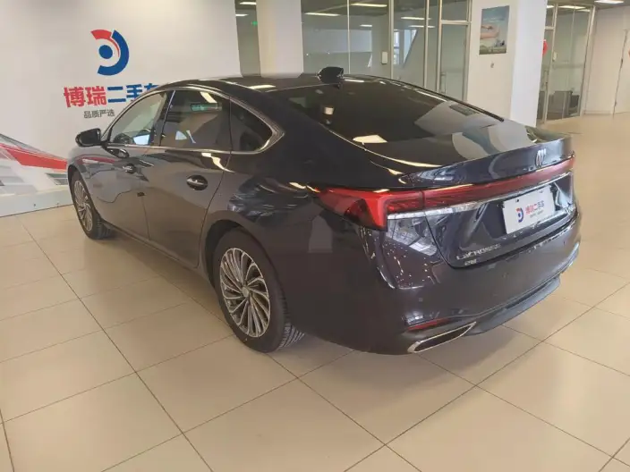 Buick LaCrosse 2023 Model 28T Automatic Yue Zun Edition – фото 4