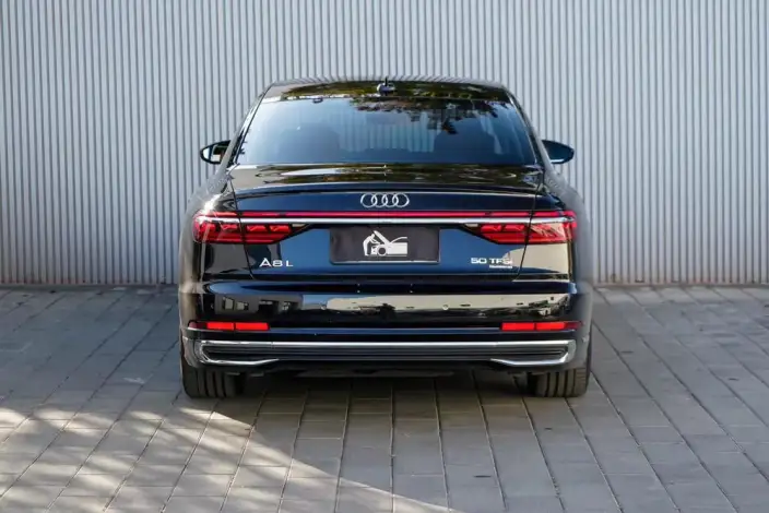 Audi A8 2022 Model A8L 50 TFSI quattro Comfort Model Collector Edition Edition – фото 3