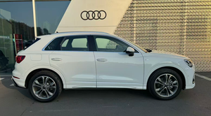 AUDI Q3 2024 40 TFSI Stylish Dynamic – фото 8