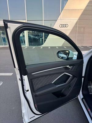 AUDI Q3 2024 40 TFSI Stylish Dynamic – фото 17