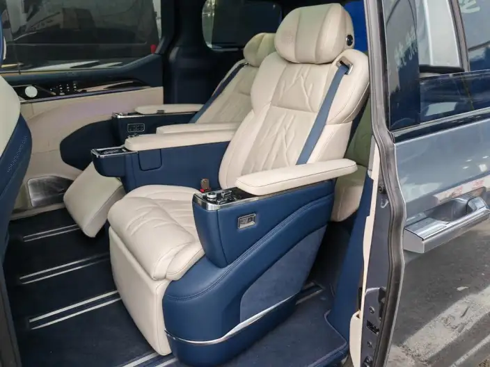 ZEEKR 009 2024 Model VI seat Executive Edition 4WD 140kWh – фото 9