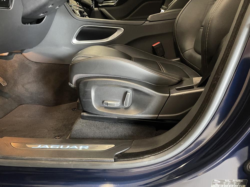 Jaguar F-PACE 2020 2.0T 4WD Urban Exclusive Edition – фото 21