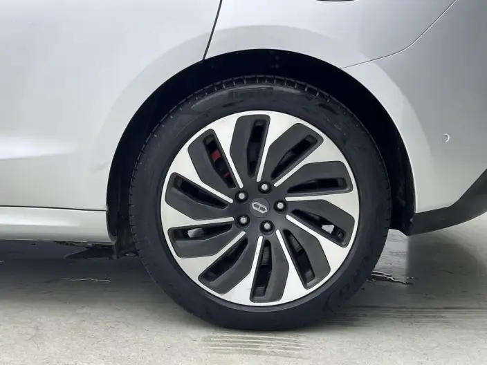 Aito M5 2022 Model Extended Range 4WD performance version – фото 9