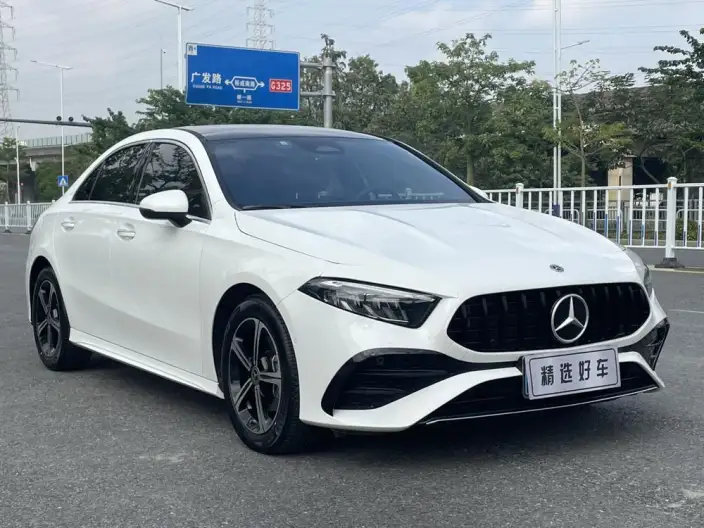 Mercedes-Benz A-class 2023 Model A 200 L Sports sedan Fashion Edition – фото 3
